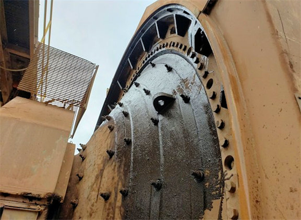 Ani - Flsmidth 20' X 10' (6.1m X 3m) Sag Mill With 2500 Hp Motor)